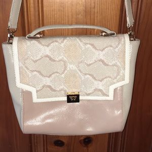 Kelly Wynne crossbody